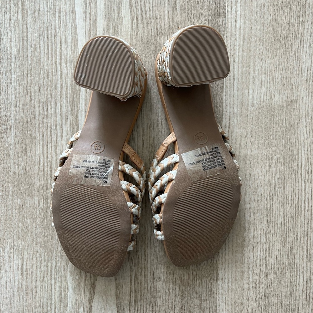 Universal Thread Block Heel Sandals - Picture 4 of 6